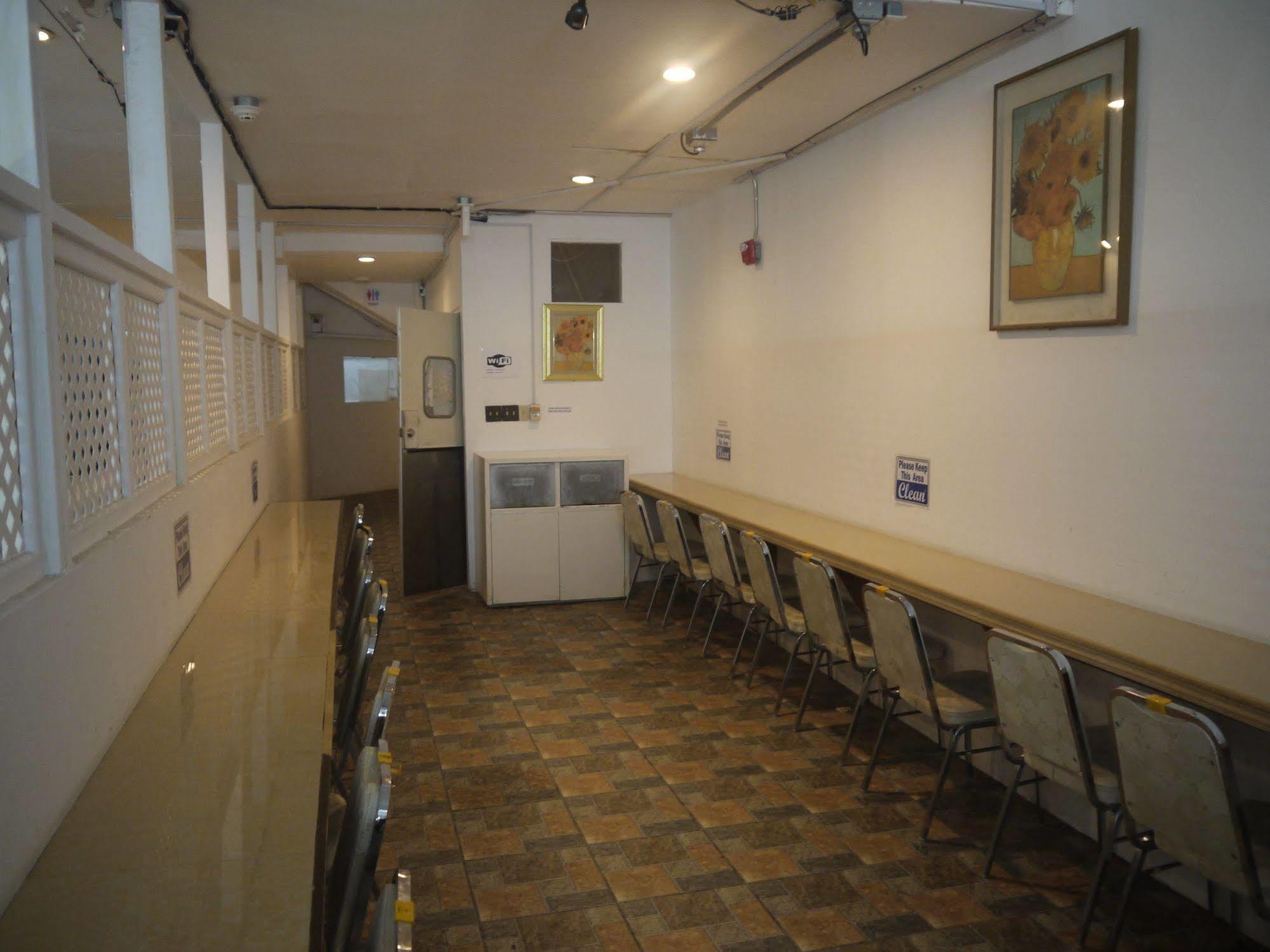 Himawari Hotel Garapan Exterior photo