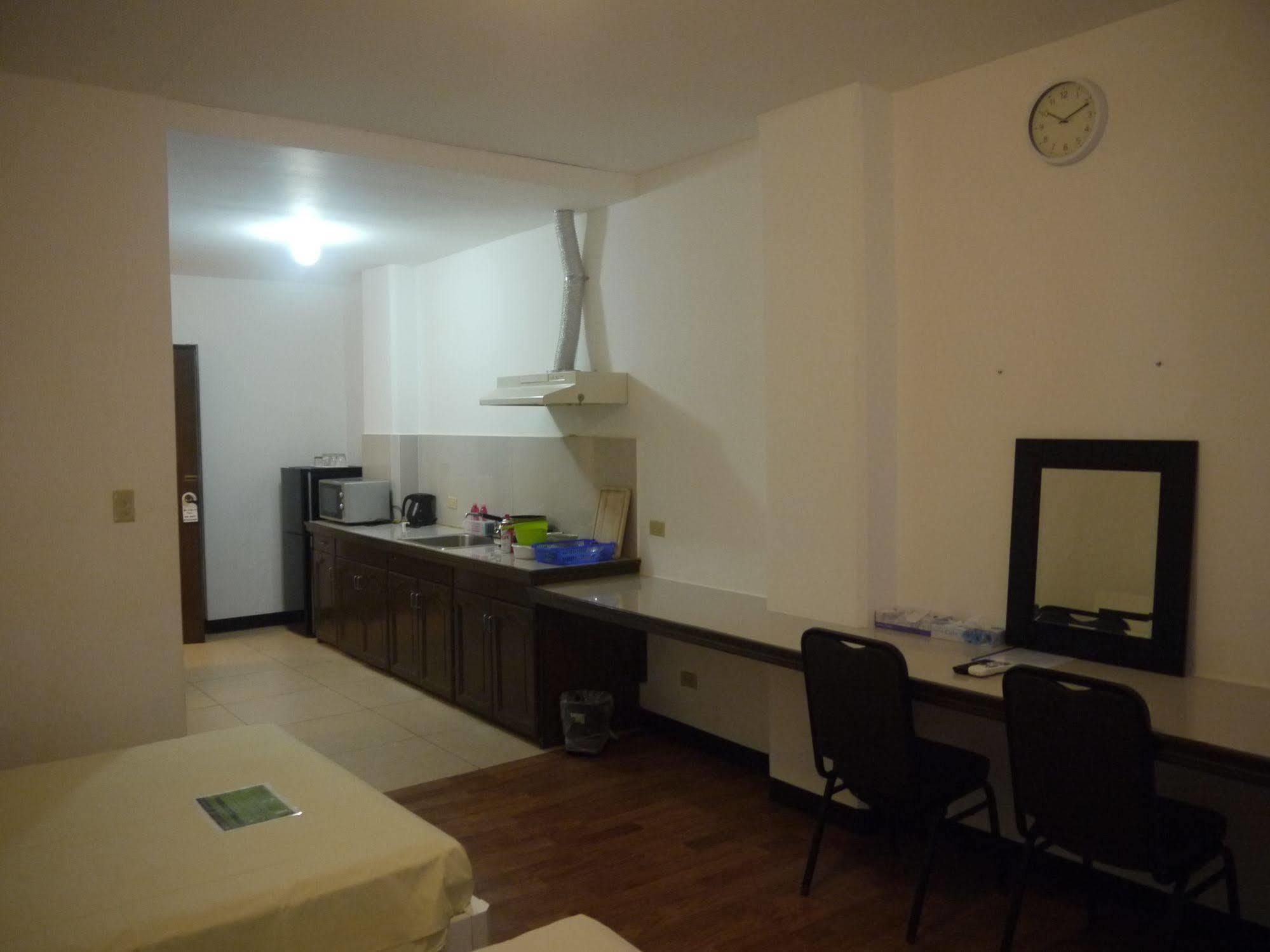Himawari Hotel Garapan Exterior photo